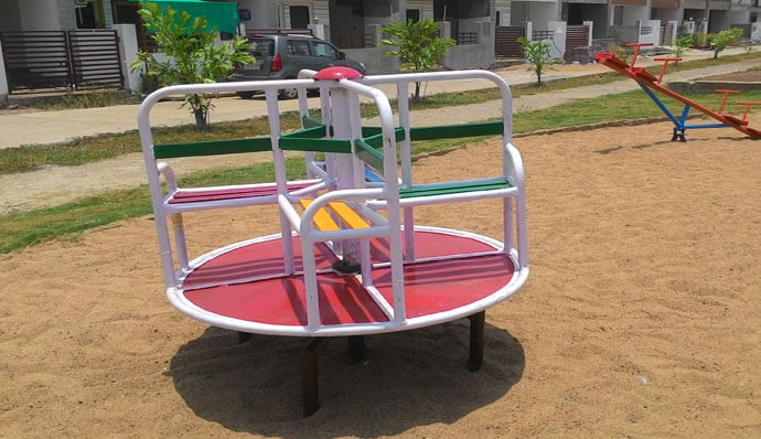 Merry Go Round with Metal Seat